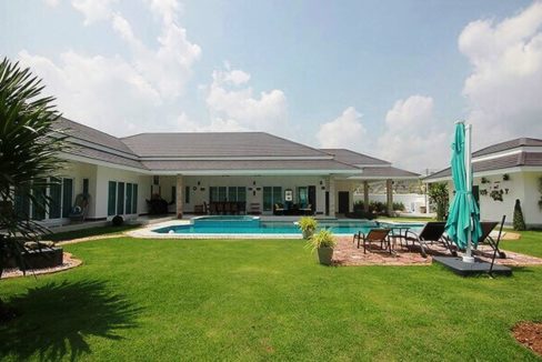 01 Luxury pool villa 5 bedrooms guesthouse