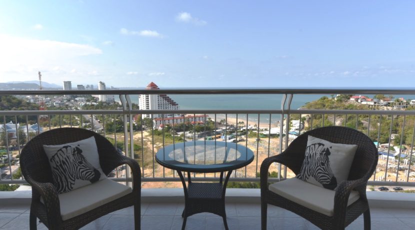 15 Furnished balcony with stunning ocean view