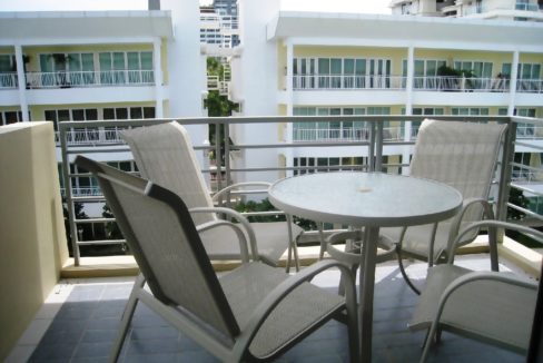 11 Large furnished balcony