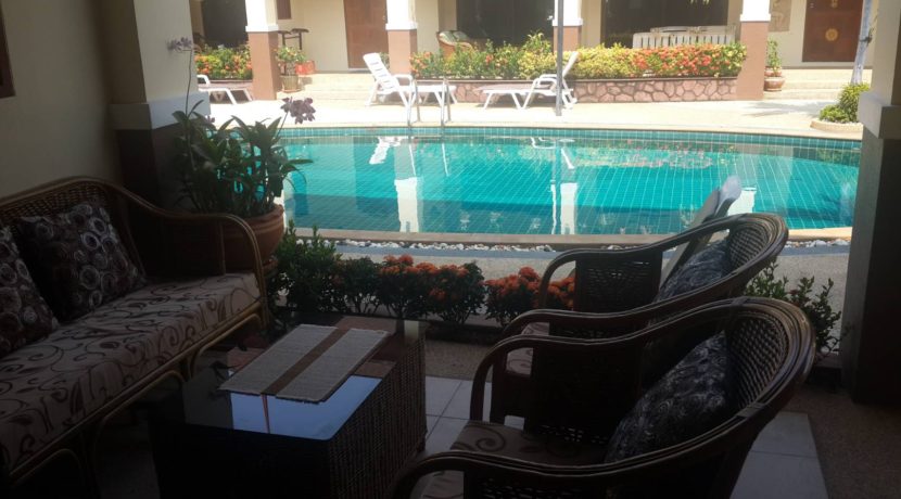 12 Furnished veranda with pool view
