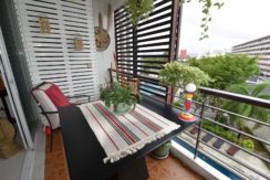 16 Furnished balcony with great view