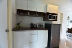 25 Fully fitted open kitchenette 1