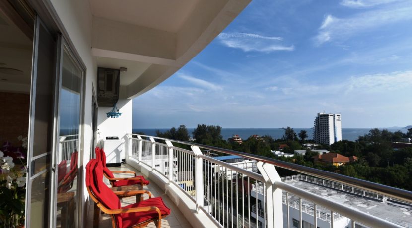 13 Balcony with gorgious seaview