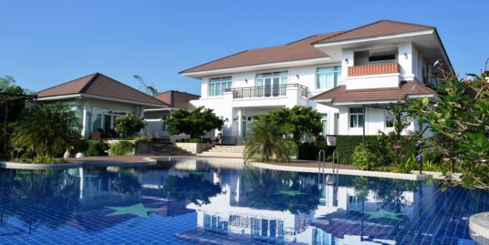 6-Star Luxury Villa near Hua Hin City Center