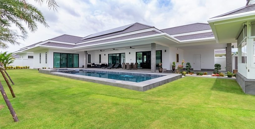 01A Brand new luxury pool villa