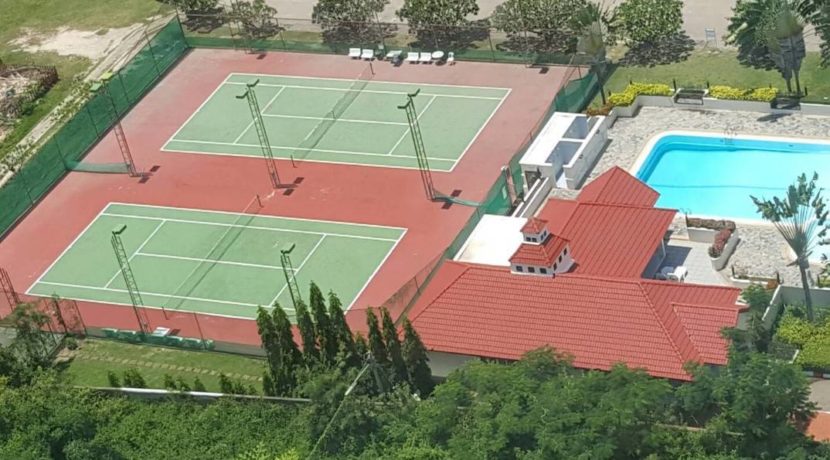 05 Tennis courts