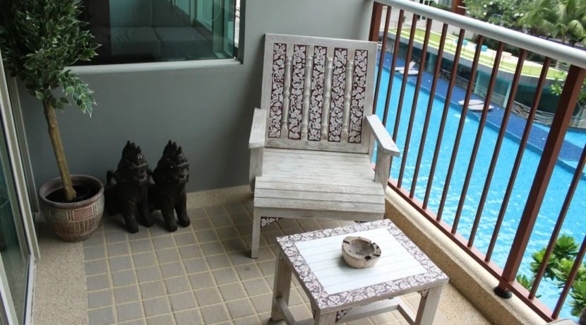 14 Furnished balcony with pool view