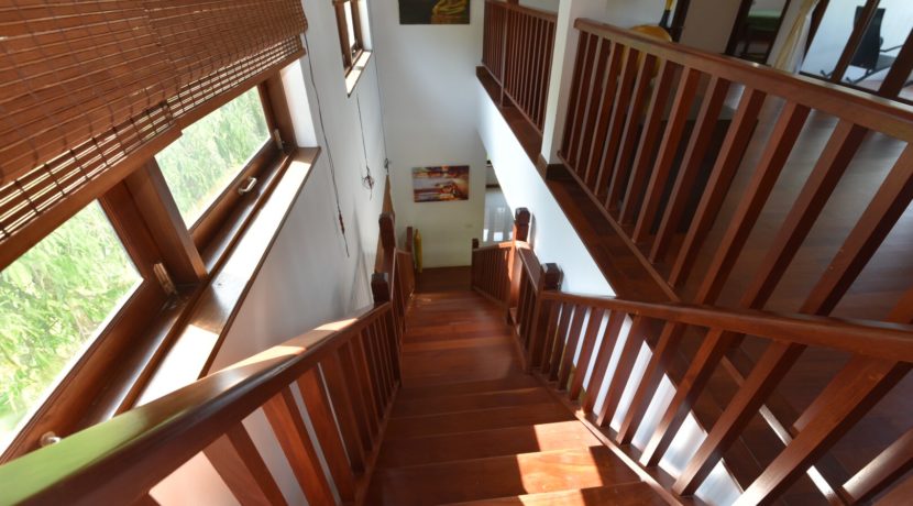 39 Stairway to 2nd floor