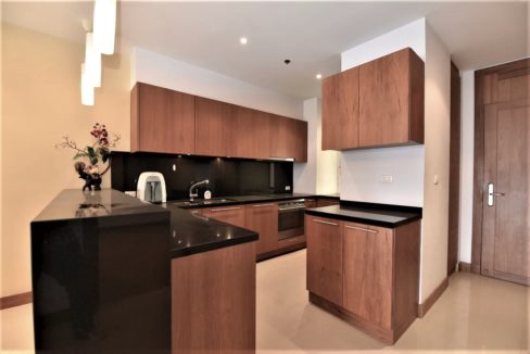 25 Fully fitted open EU style kitchen