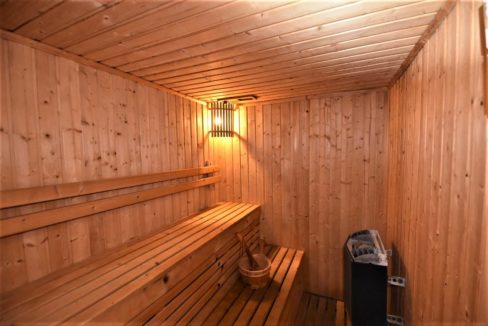 86 Sauna room