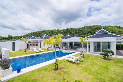 01 H-Shape luxury pool villa