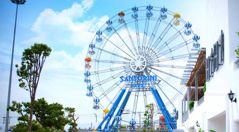 94 Santorini Amusement park