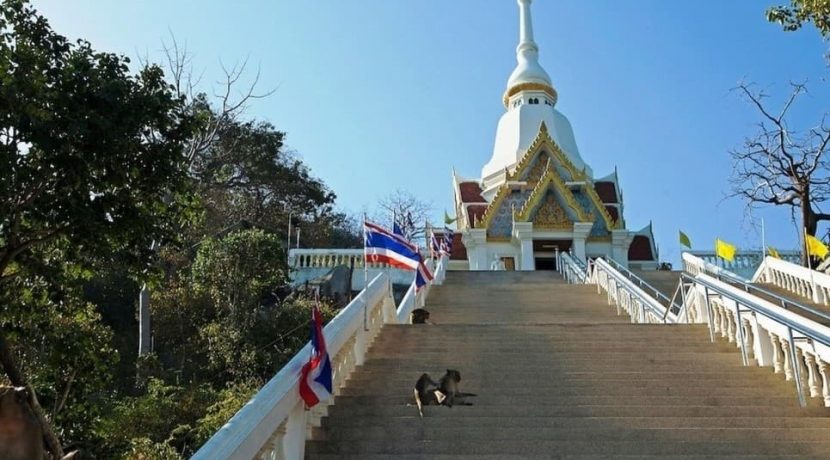 94 Wat Khao Takiab