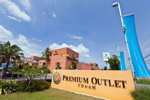 97 Premium Outlet shopping center