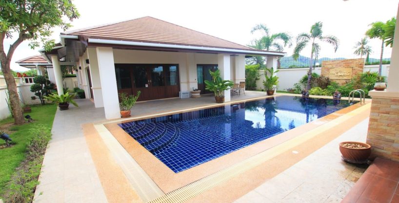 01 Thai Bali Style Villa