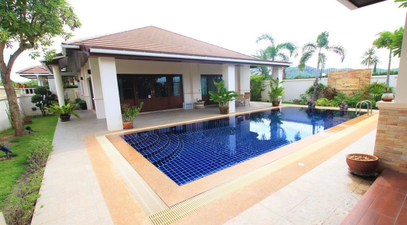 01 Thai-Bali style villa