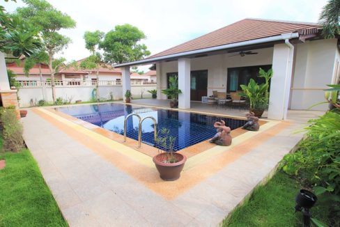 02 Thai-Bali style villa