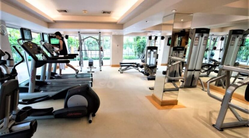 81 Well-equipped fitness center (at Sheraton)