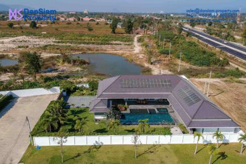 01B Luxury pool villa