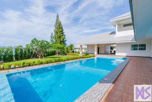 01 Large 6-Bed pool villa
