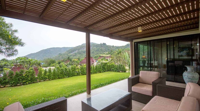04 Beautiful Balinese villa