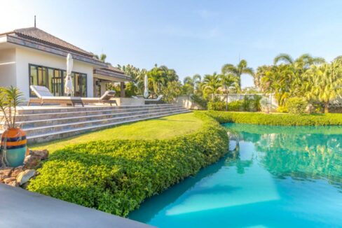 01 Luxury Bali Style Pool Villa
