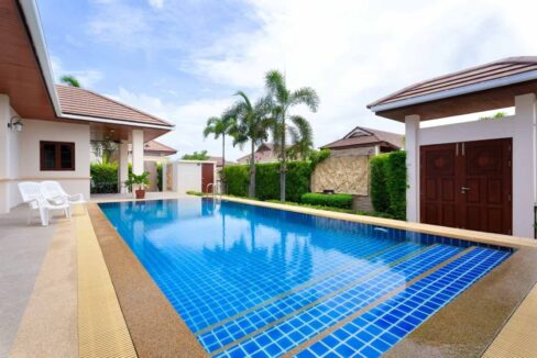 04 Balinese pool Villa