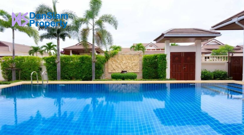 05 Balinese pool Villa