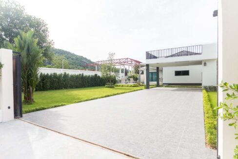 02B Modern luxury pool villa