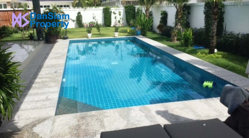 03 Luxury pool villa
