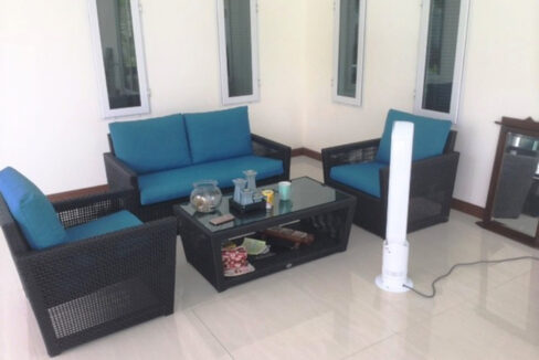 05 Covered furnished terrace