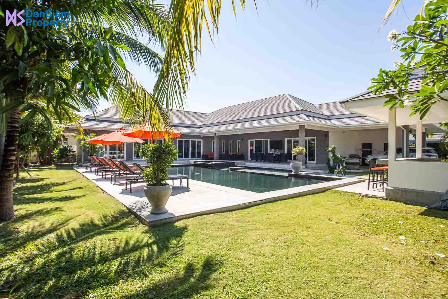 Exceptional 5-Bedroom Pool Villa in Hua Hin near Palm Hills Golf Resort