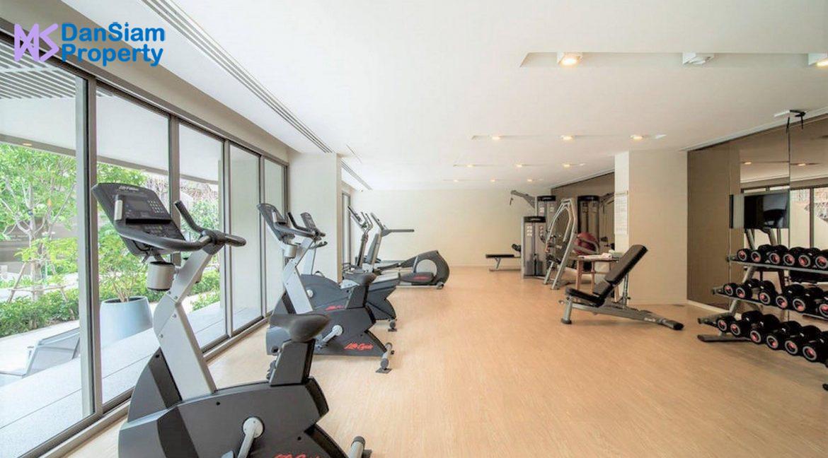 87 Well equipped fitness room