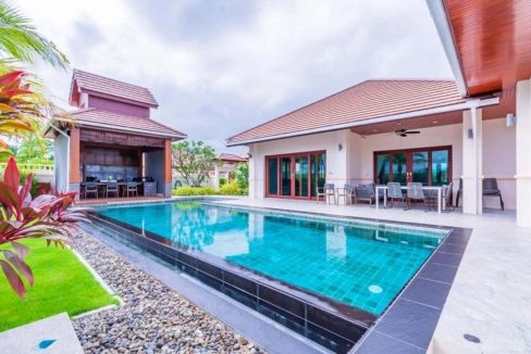 01 Luxury Balinese Pool Villa