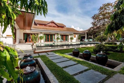 08 HHH6 Balinese Pool Villa (4-Bedroom)
