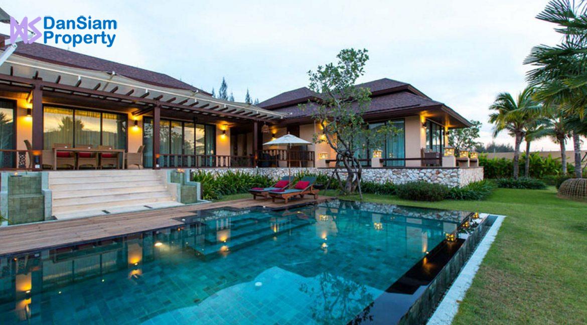 02 Luxury Lake Front Villa