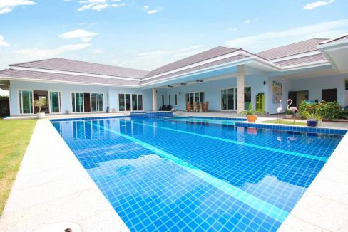 02 Exceptional 5-Bed pool villa