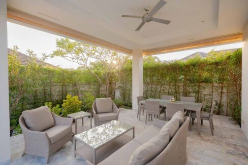 03C Covered furnished terrace
