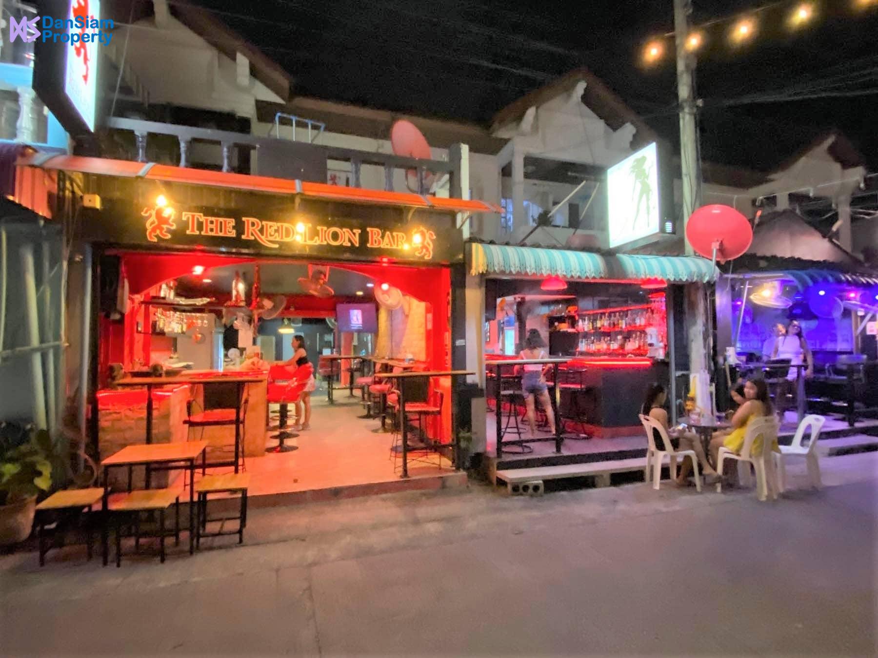 The Red Lion Bar at Hua Hin Soi80 (RLB)