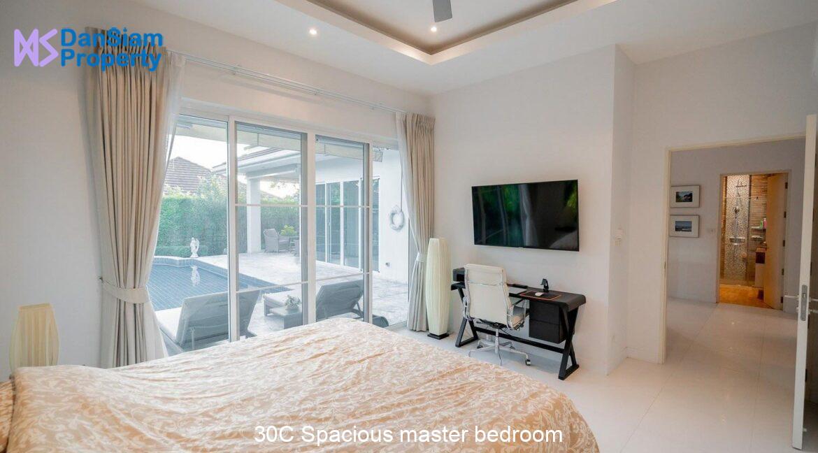 30C Spacious master bedroom