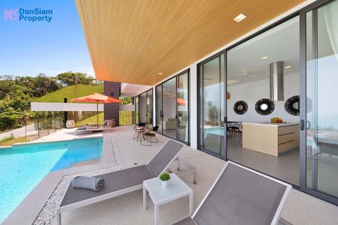 06-Covered-furnished-terrace-pool-area-1.jpg