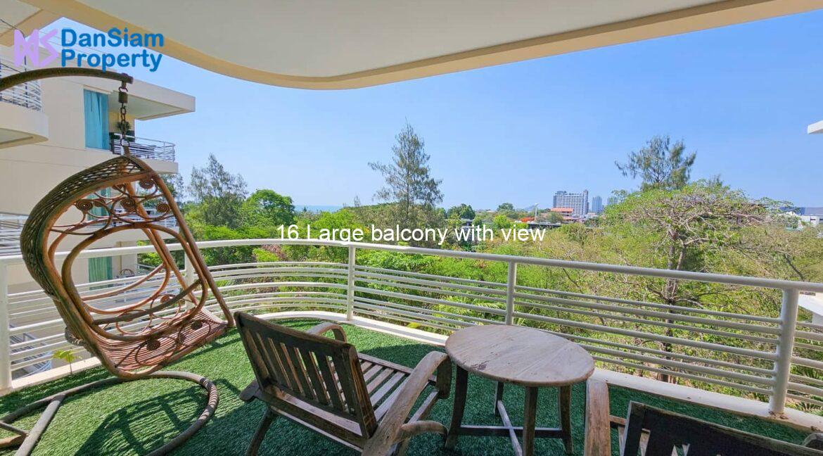 16 Large balcony with view