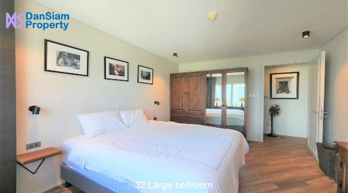 32 Large bedroom