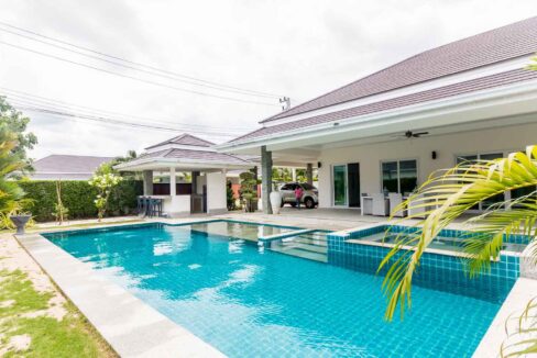 02B High standard pool villa