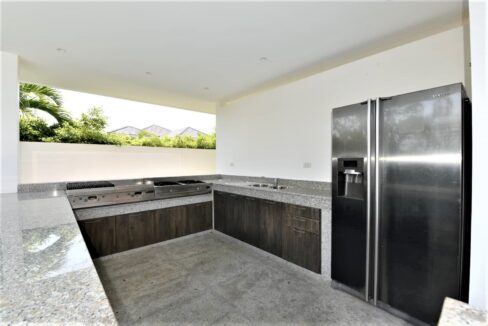 27 Fully fitted Thai-BBQ Kitchen
